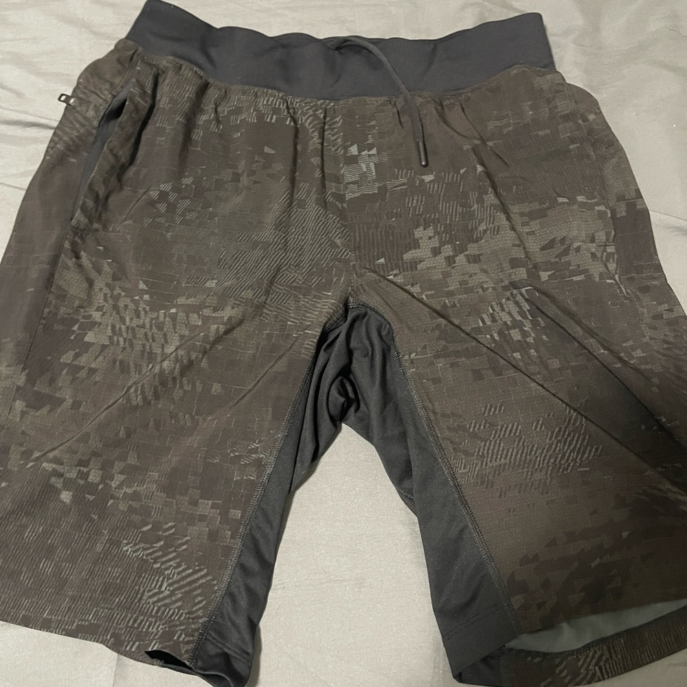 Lulu Lemon Shorts size medium (good condition)